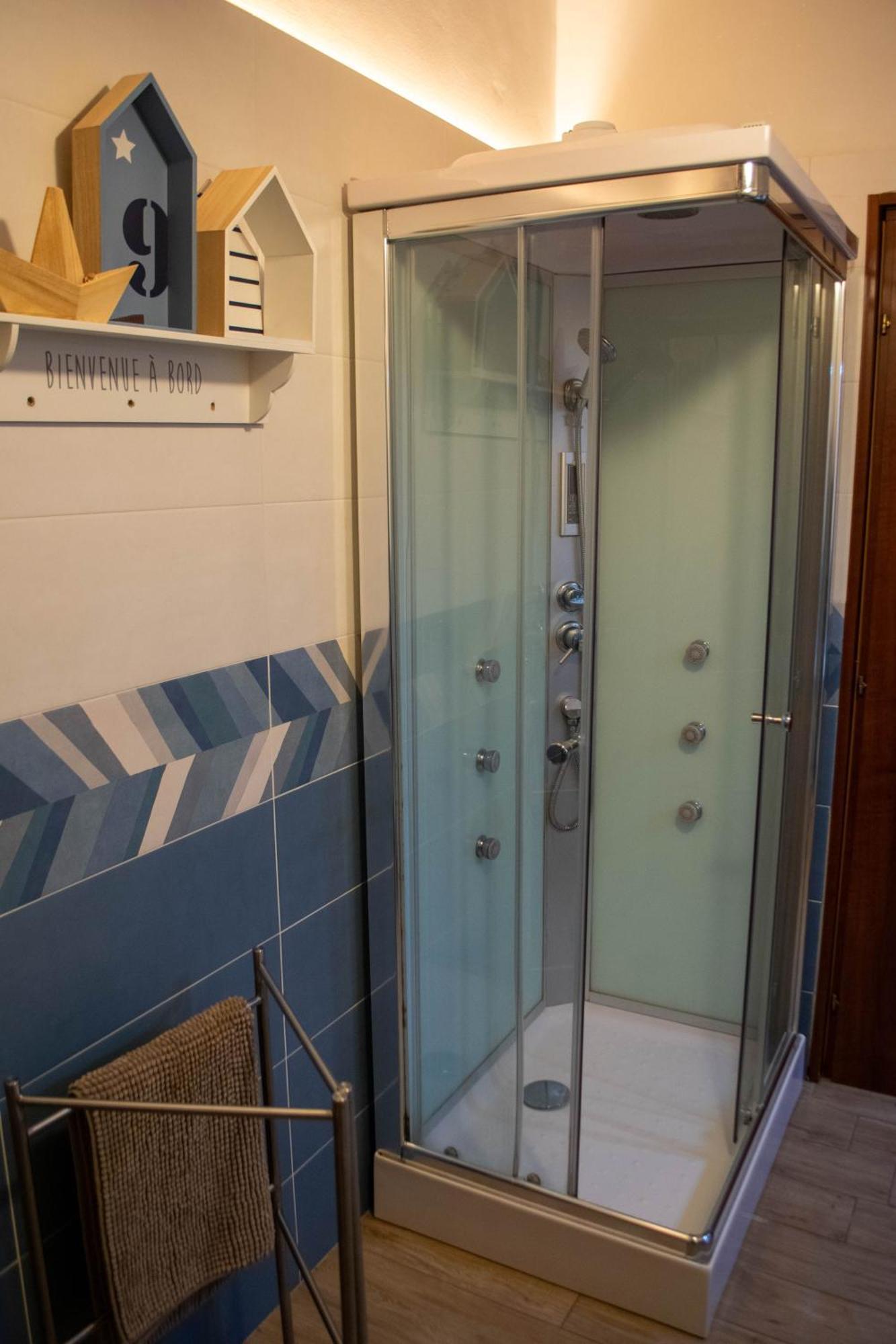 Bed and Breakfast Emmanueli65 Fronte Clinica Per 4 Matrimoniale E Castello Пьяченца Экстерьер фото