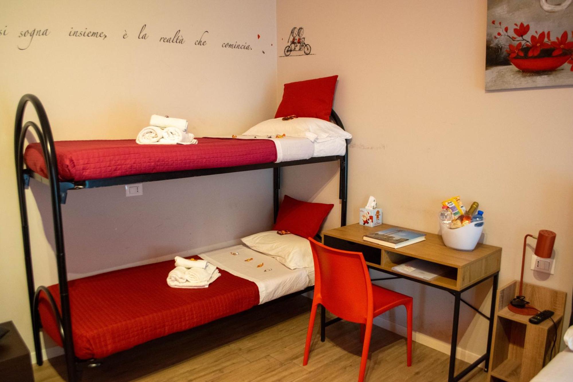 Bed and Breakfast Emmanueli65 Fronte Clinica Per 4 Matrimoniale E Castello Пьяченца Экстерьер фото